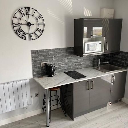 Luxury Mumbles View Studio Apartment 스완지 외부 사진