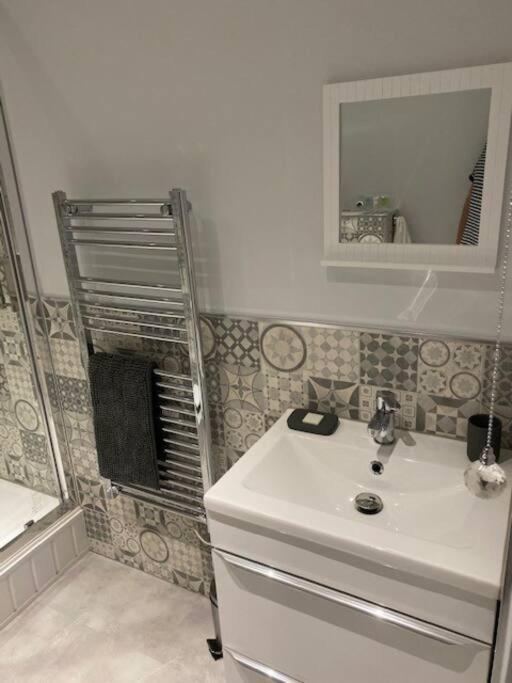 Luxury Mumbles View Studio Apartment 스완지 외부 사진