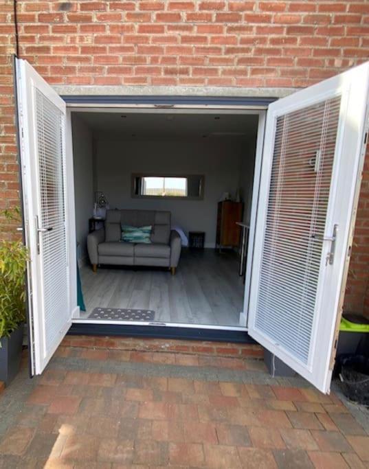 Luxury Mumbles View Studio Apartment 스완지 외부 사진